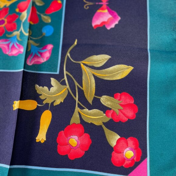 Gucci Vintage Silk Scarf 34” Floral Butterfly Baroque Green Multicolor - Picture 4 of 12